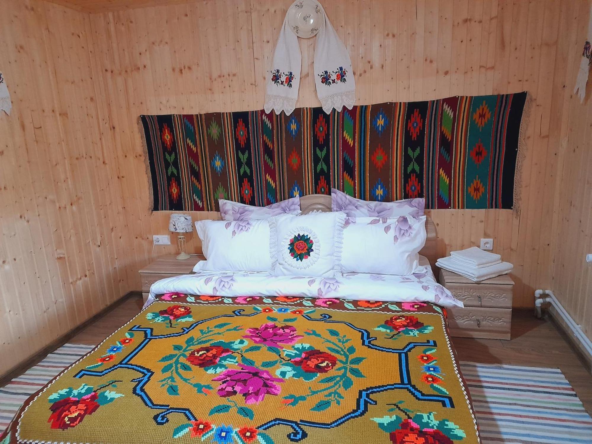 Villa Casa De La Ferma Mariuca Berbesti Habitación foto